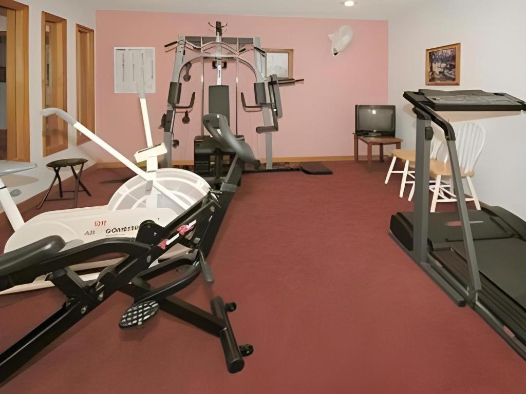 Econo Lodge Lakeshore Manistique Εξωτερικό φωτογραφία